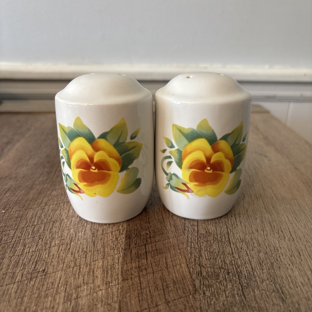 Vintage Ceramic FLORAL Salt Pepper Shakers Set Cottage Core Jay Import Company